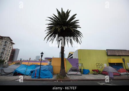 Campement de sans-abri sur la 17ème rue à San Diego en Californie Banque D'Images