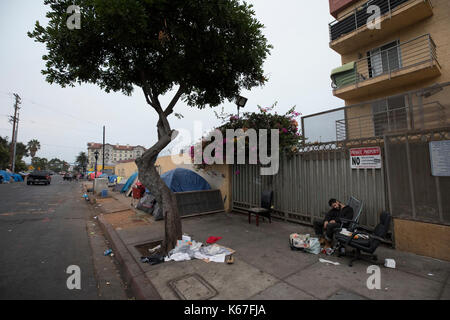 Campement de sans-abri sur la 17ème rue à San Diego en Californie Banque D'Images