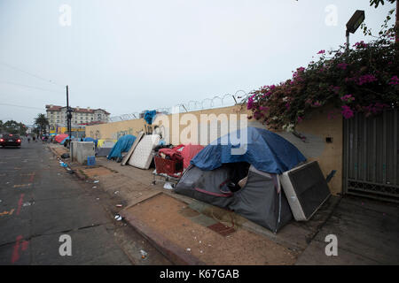 Campement de sans-abri sur la 17ème rue à San Diego en Californie Banque D'Images