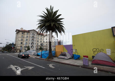 Campement de sans-abri sur la 17ème rue à San Diego en Californie Banque D'Images