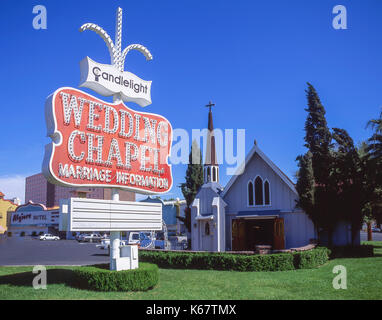 Chapelle de Mariage aux chandelles, Las Vegas Boulevard, Las Vegas, Nevada, United States of America Banque D'Images