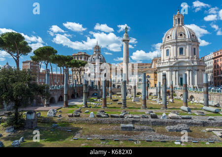 Colonne de Trajan à Piazza Venezia, Rome, Latium, Italie, Europe. Banque D'Images