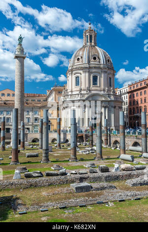 Colonne de Trajan à Piazza Venezia, Rome, Latium, Italie, Europe. Banque D'Images