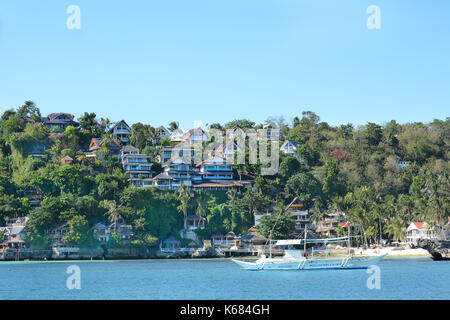 Boracay, PHILIPPINES - 7 AVRIL 2016 : Shangri la Boracay Resort and Spa de l'eau. Le complexe de luxe est adjacent à une réserve écologique. Banque D'Images