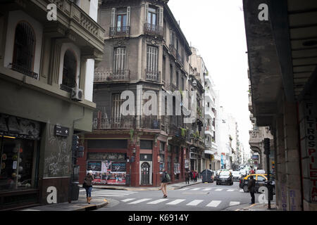 BUENOS AIRES, ARGENTINE - Septembre 2017 - Vue sur les rues de San Telmo, un vieux neighboorhood à Buenos Aires Banque D'Images