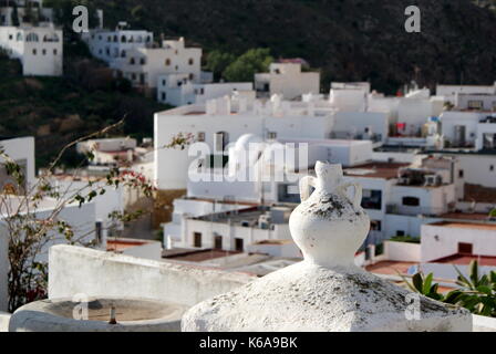 Toit blanc top dans Mojacar pueblo, la province d'Almeria, Espagne Banque D'Images