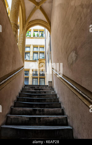 Traboule Hostellerie du Gouvernement, Quartier Saint Jean, UNESCO World Heritage Site, Vieux Lyon, Rhône Alpes, France Banque D'Images