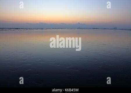 Sur la mer, plage de Clifton Karachi. Banque D'Images