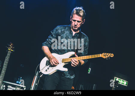 Milan, Italie. 11Th sep 2017. Mike  + the mechanics effectue vivre à Alcatraz, Milano : crédit mairo cinquetti/Alamy live news Banque D'Images