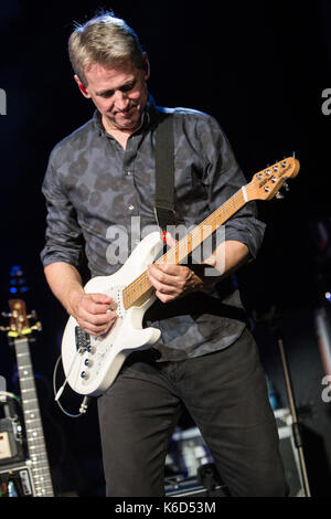 Milan, Italie. Sep 11, 2017. Le groupe anglais MIKE - LA MÉCANIQUE il se produit sur scène à Alcatraz pendant les 'Laissez-moi voler d'' Credit : Rodolfo Sassano/Alamy Live News Banque D'Images