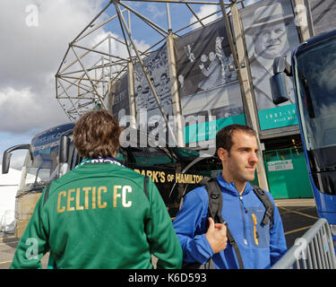 Glasgow, Ecosse, Royaume-Uni. Sept 12, 2017. paris saint-germain football club, communément connu sous le nom de Celtic Glasgow psg jouer dans la ligue des champions ce soir. brendon et le Celtic équipe a rencontré dans le stade, pour la joie des fans fans il y a deux s'est rendu à Glasgow basque de l'Espagne. crédit : Gérard ferry/Alamy live news Banque D'Images