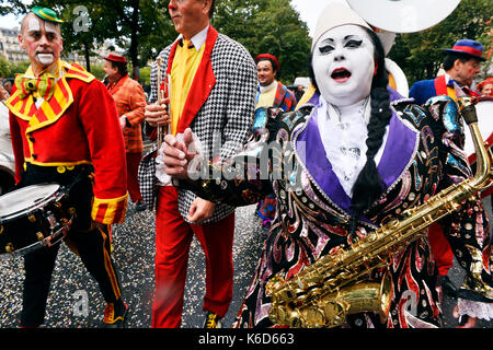 Paris, France. 12 septembre 2017. Journée de grève et de protestation contre la réforme du droit du travail avec les syndicats français, les travailleurs du champ de foire et les artistes de cirque en première ligne crédit: Frédéric VIELCANET/Alay Live News Banque D'Images