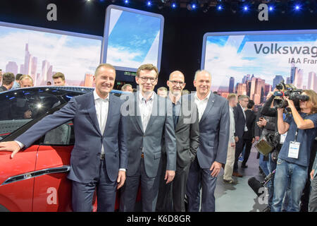 Francfort, Allemagne. 12 septembre 2017. Dr. Herbert Diess, Dr. Frank Welsch, Klaus Bischoff, Jürgen Stackmann, Volkswagen / VW conférence de presse au 65e salon international de l'automobile de l'IAA à Francfort-sur-le-main le mardi 12 septembre 2017 Banque D'Images