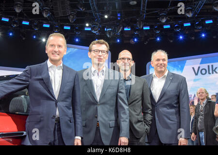 Francfort, Allemagne. 12 septembre 2017. Dr. Herbert Diess, Dr. Frank Welsch, Klaus Bischoff, Jürgen Stackmann, Volkswagen / VW conférence de presse au 65e salon international de l'automobile de l'IAA à Francfort-sur-le-main le mardi 12 septembre 2017 Banque D'Images