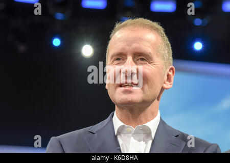 Francfort, Allemagne. 12 sep, 2017. dr. Herbert diess, vw. photos de la conférence de presse/vw volkswagen à la 65e salon international de l'automobile IAA de Francfort/Main le Mardi, Septembre 12th, 2017 Credit : Markus wissmann/Alamy live news Banque D'Images