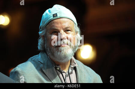 11 septembre 2016 - Robert Earl keen écoute au cours d'une conférence de presse mardi pour George Strait's main dans la main l'ouragan Harvey concert-bénéfice à San Antonio. Aussi l'accomplissement sont chris stapelton, Lyle Lovett, et Miranda Lambert. crédit : Robin jerstad/zuma/Alamy fil live news Banque D'Images