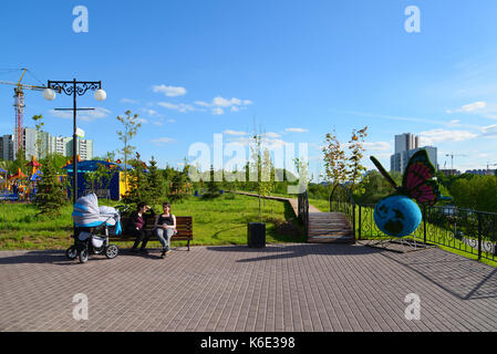 Moscow, Russie - Mai 30,2017. aire de jeu complexe dans park eco shore Banque D'Images