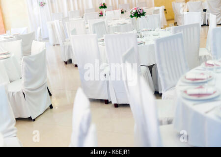 Belle décoration avec des tables de mariage Banque D'Images