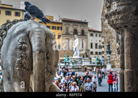 Statue de lion sur la piazza della Signoria vu de l'arrière Banque D'Images