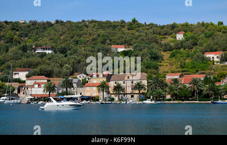 Ville de sipanska luka sur l'île de Sipan, partie d'îles élaphites près de Dubrovnik en Croatie. Banque D'Images