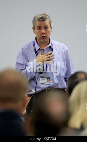 Matt rack, secrétaire général de l'Union européenne, l'incendie prend la parole à une réunion au cours de la fringe tuc conférence au centre de Brighton à Brighton. Banque D'Images