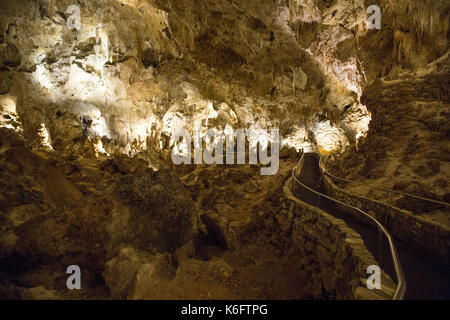 Sentier pédestre à travers Carlsbad Caverns à New Mexico, USA Banque D'Images