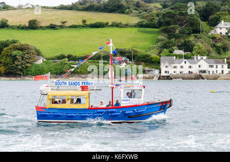 Les sables bitumineux du sud Ferry qui transporte les gens entre Salcombe et sud Sands dans le Devon Banque D'Images