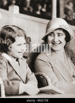 La princesse Elizabeth de York avec sa mère la duchesse de York à la répétition du Tattoo Aldershot en 1932. Princesse Elizabeth de York, future Elizabeth II, 1926 - 2022. Reine du Royaume-Uni. Duchesse de York, future reine Elizabeth, la reine mère. Elizabeth Angela Marguerite Bowes-Lyon, 1900 – 2002. Épouse du roi George VI et mère de la reine Elizabeth II Du livre de Coronation du roi George VI et de la reine Elizabeth, publié en 1937. Banque D'Images