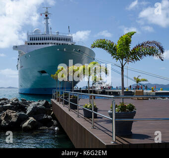 Bateau de croisière amarré célébration thomson à Road Town, Tortola, British Virgin Islands Banque D'Images