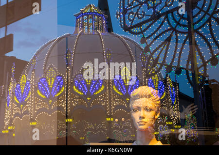 Une réflexion au shop-window, unna, Rhénanie du Nord-Westphalie, Allemagne, Europe Banque D'Images