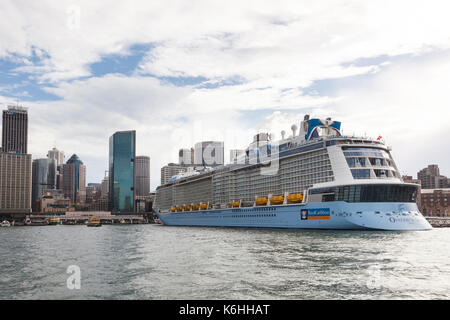 Ovation MS de la mer, le port de Sydney, NSW, Australie Banque D'Images