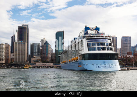 Ovation MS de la mer, le port de Sydney, NSW, Australie Banque D'Images