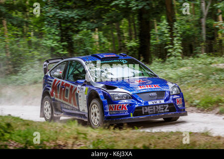 Ex-Marcus gronholm 2007 Ford Focus WRC sur la scène de la forêt avec chauffeur steve perez au festival of speed 2017 goodwwod, Sussex, UK. Banque D'Images