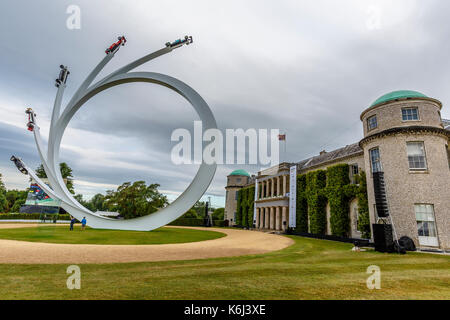 Les cinq âges d'Ecclestone, Gerry judah pièce maîtresse la sculpture à l'goodwwod 2017 Festival of Speed, Sussex, UK. Banque D'Images