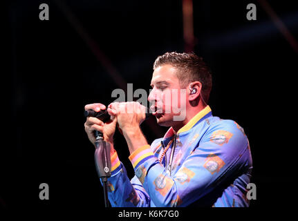 Vicenza, vi, italia - 5 septembre 2017 : concert live de gabbani francesco un chanteur et auteur-compositeur italien et musicien Banque D'Images