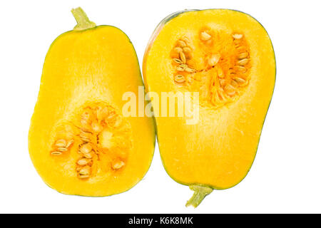 Muscat citrouille, coupée en deux, isolé sur fond blanc. studio photo Banque D'Images