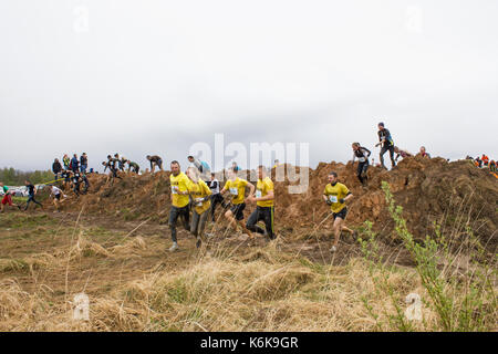 Cinevilla, Lettonie - Mai 4th, 2014 : les participants de la forte race 2014. Banque D'Images