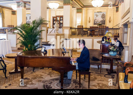 Charleston Caroline du Sud, centre-ville historique, Francis Marion Hotel, hall, piano, homme hommes, jouer, musicien, SC170514046 Banque D'Images