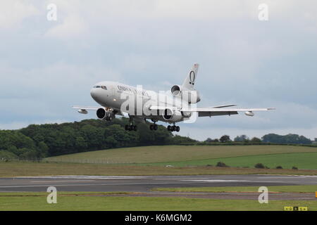 N974VV, un Mcdonnell douglas dc-10-40je exploité par Omega Air refueling services, à l'aéroport international de Prestwick en ayrshire. Banque D'Images