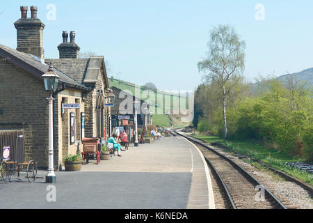 Oakworth Station - Keighley et vaut Valley Railway - Yorkshire, UK Banque D'Images