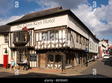 Royaume-uni, Angleterre, Saffron Walden, Essex, High Street, Old Cross Keys Hotel, C 15ème cadre en bois pub Banque D'Images