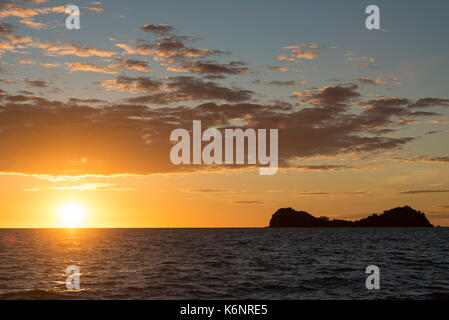 Coucher de soleil sur la mer, Nosy Be, Madagascar Banque D'Images