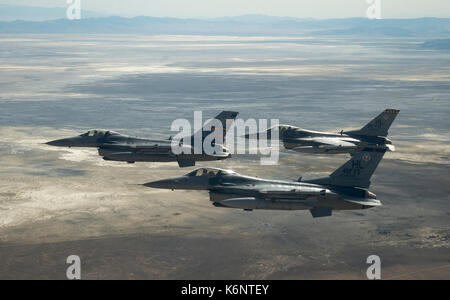 US Air Force F-16 vipères vol Formation Banque D'Images