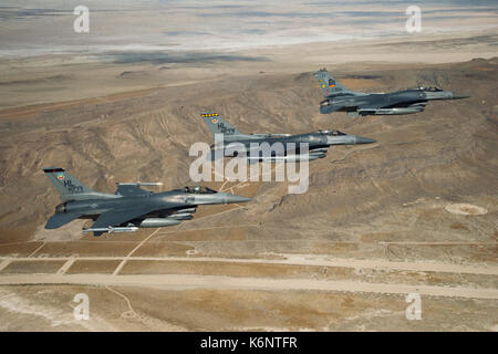 US Air Force F-16 vipères vol Formation Banque D'Images