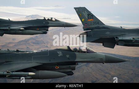 US Air Force F-16 vipères vol Formation Banque D'Images