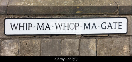 Le nom de la rue "fouet ma whop ma porte" l'un des meilleurs rues de york du saxon qui signifie 'ni une chose ni l'autre' Banque D'Images