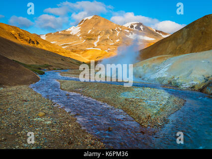 Kerlingarfjöll est un 1 477 m (4 846 ft) de haut de montagne en Islande situé dans les hautes terres d'Islande près de la Kjölur chemin Highland. Banque D'Images