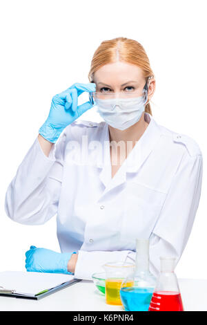 Portrait d'un jeune chimiste réussie avec des vêtements de protection dans le laboratoire Banque D'Images