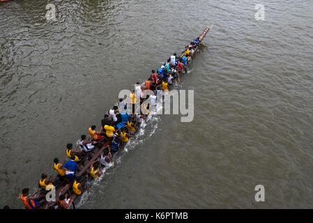 A proximité de la rameurs après la course. Banque D'Images