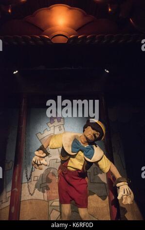 Hong Kong, Chine. 13 sep, 2017. un acteur effectue lors d'un aperçu de la presse de la Hong Kong Disneyland à hong kong, Chine du Sud, sept. 13, 2017. Le disneyland hong kong accueillera Halloween Party à partir de sept. À 14 oct. 31. Credit : liu yun/Xinhua/Alamy live news Banque D'Images